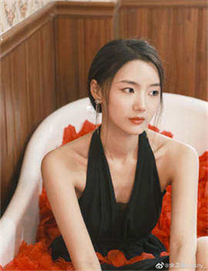 《胡凯莉三级》