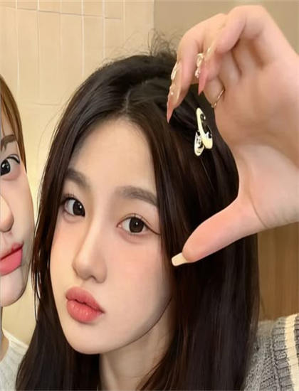 带你走进《从暗处来》的幕后世界：的情感表达与人性探索 带你了解电影制作的点点滴滴